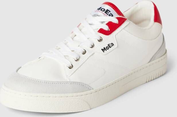 MoEa Sneakers met vetersluiting en labeldetails