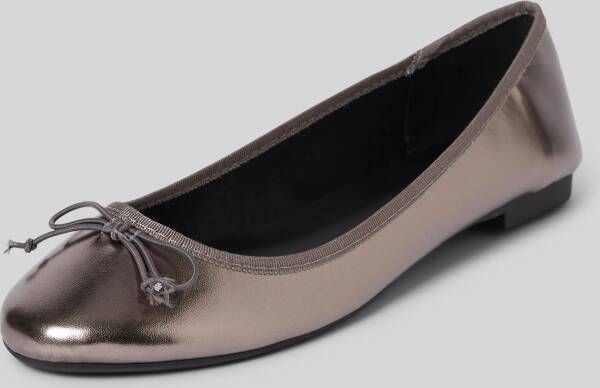 Only Ballerina's met strikdetail model 'BEE-3'