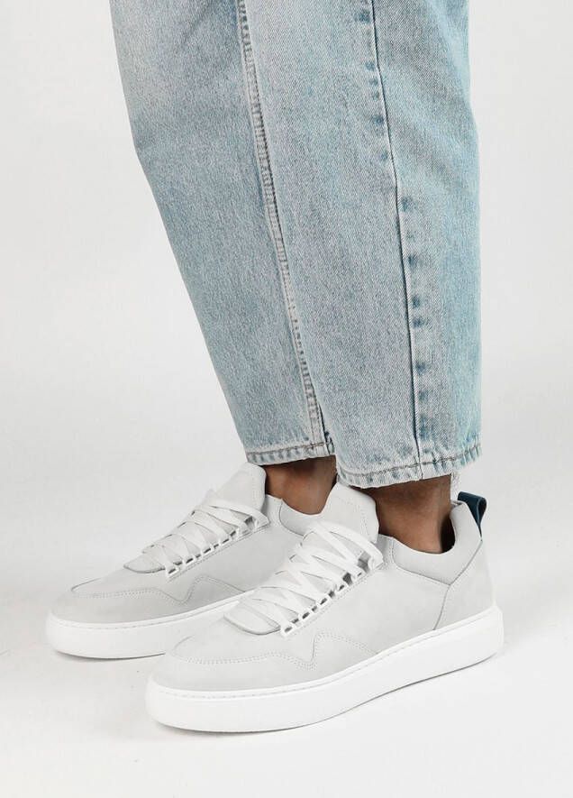 Sacha Witte nubuck sneakers met blauw detail