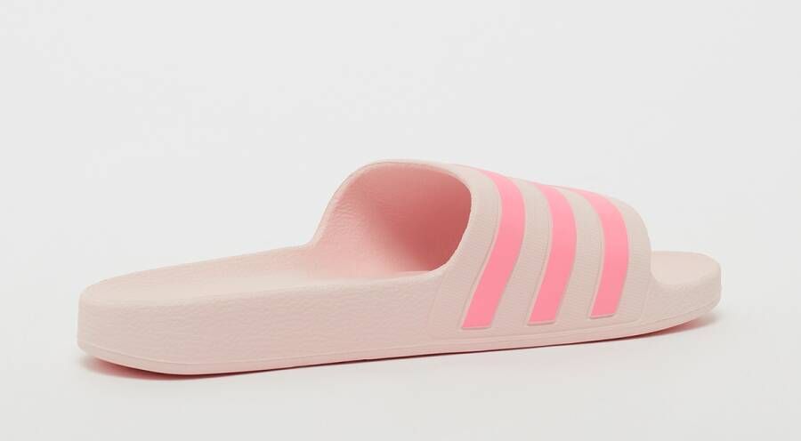 adidas Originals adilette Aqua Badslippers in Roze