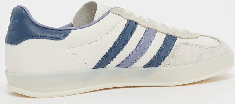 adidas Originals Gazelle Indoor Sneaker adidas Gazelle in wit formaten: 42