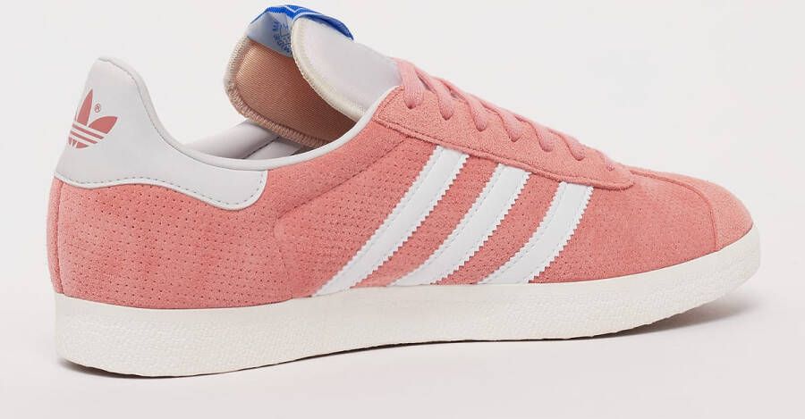 adidas Originals Gazelle Sneaker in lichtroze formaten: 42