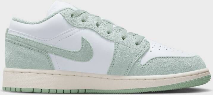 Jordan Air 1 Low SE (GS) in Groen