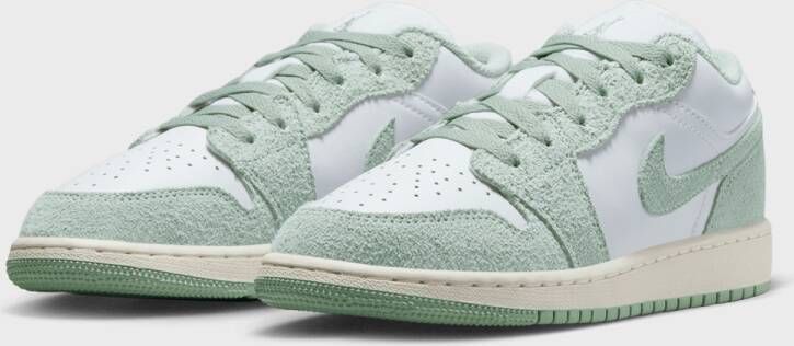 Jordan Air 1 Low SE (GS) in Groen