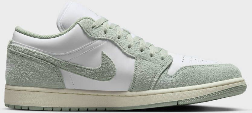 Jordan Air 1 Low SE in groen formaten: 42