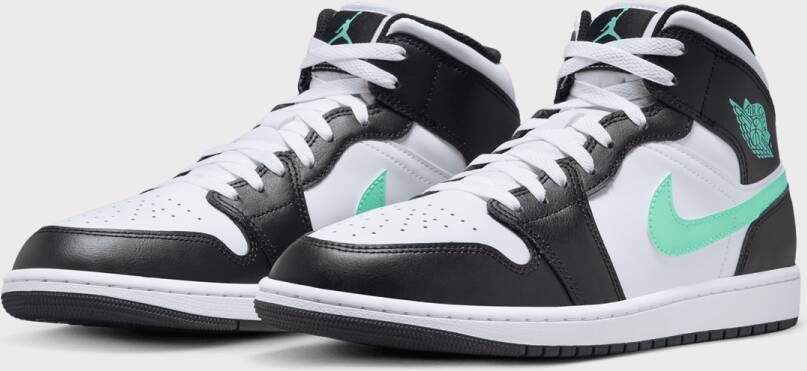 Jordan Air 1 Mid in Zwart