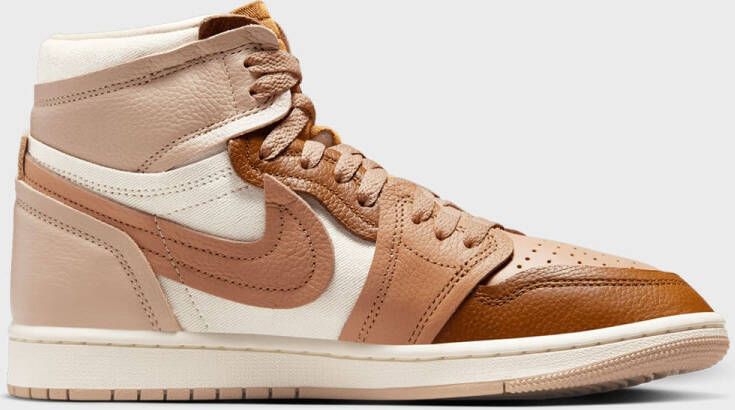 Jordan WMNS Air 1 MM High Air 1 in beige formaten: 39