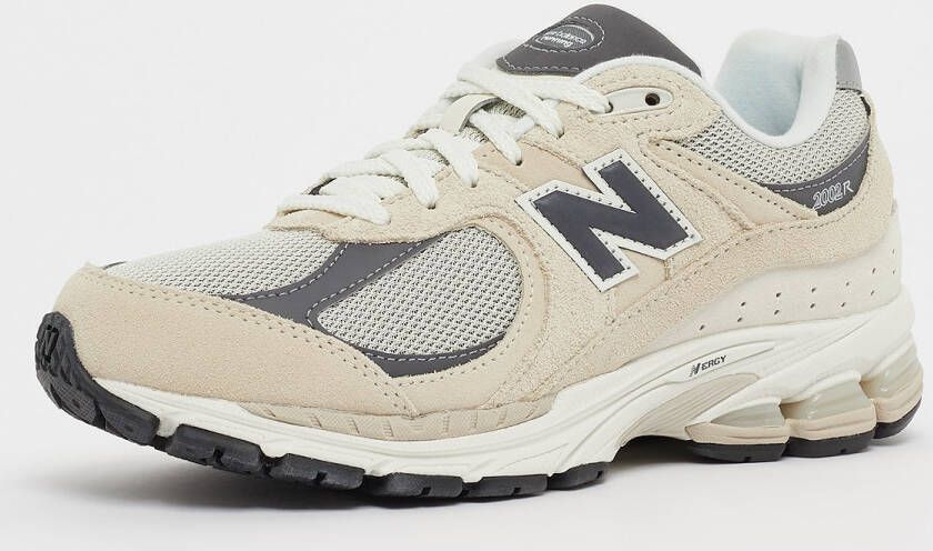 New Balance 2002R in beige formaten: 43