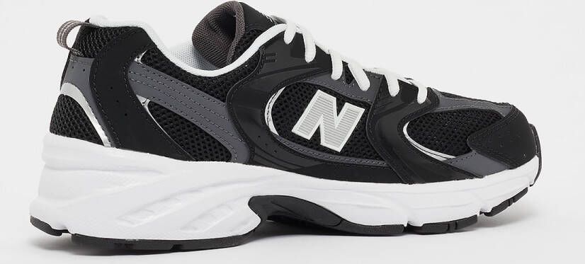 New Balance 530 (GS) in zwart formaten: 39