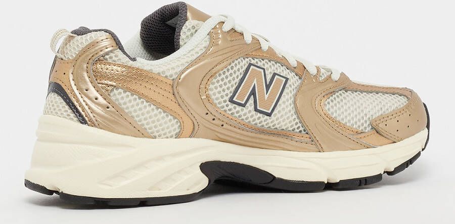 New Balance 530 in beige formaten: 42.5