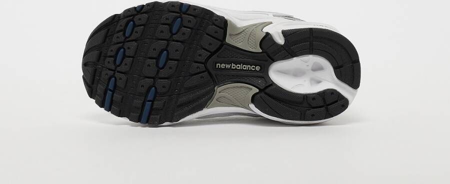 New Balance 530 in Wit