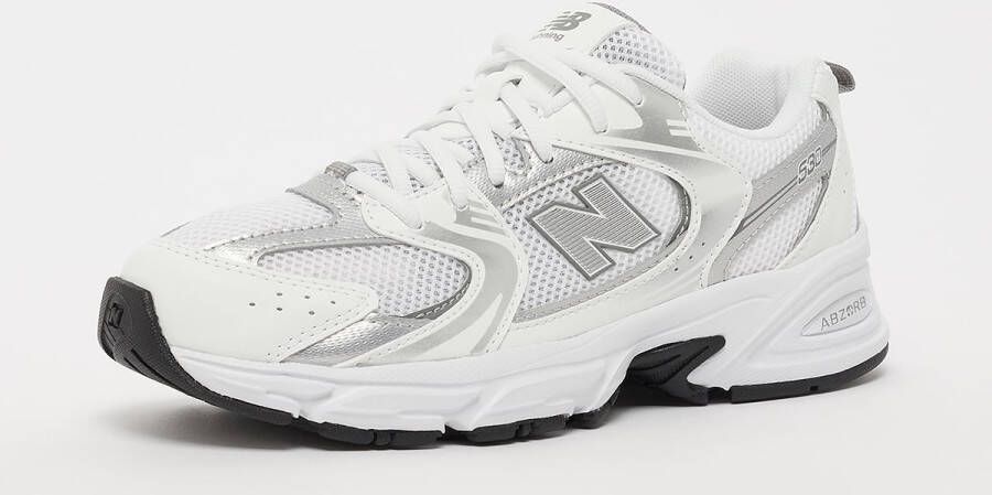 New Balance 530 in wit formaten: 40