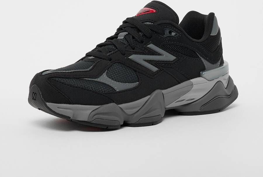 New Balance 9060 in Zwart