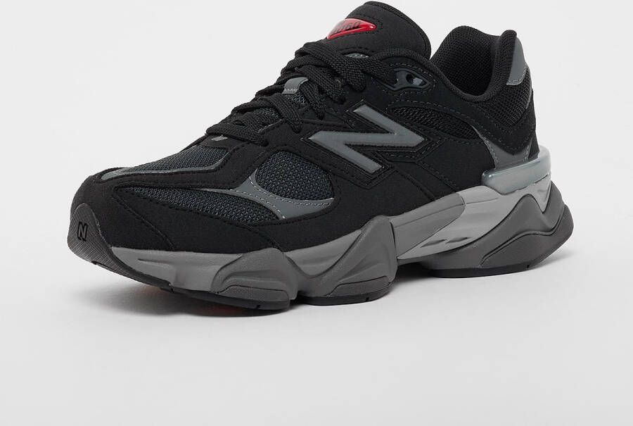 New Balance 9060 in zwart formaten: 40