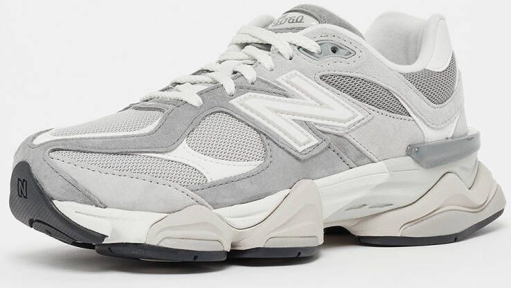 New Balance 9060 Lifestyle in grijs formaten: 37