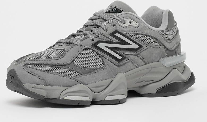 New Balance 9060 shadow grey Lifestyle in grijs formaten: 42