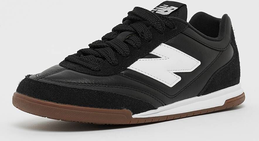 New Balance RC42 in Zwart