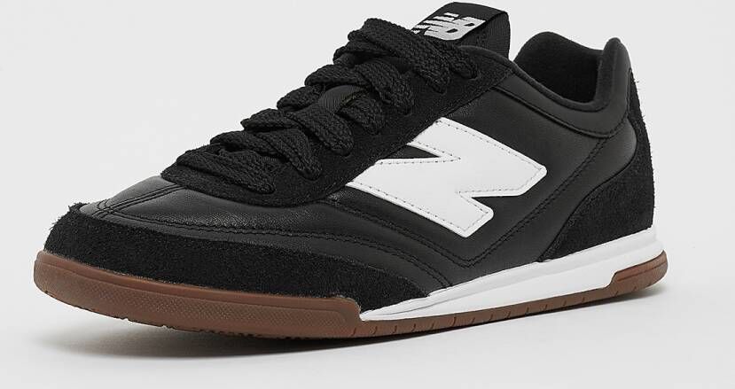 New Balance RC42 in Zwart