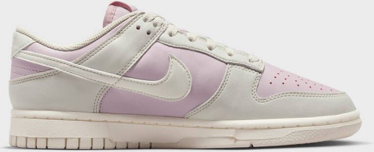 Nike WMNS Dunk Low Next Nature Dunk in lichtroze formaten: 36.5