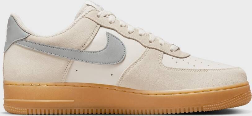 Nike Air Force 1 ´07 LV8 in Beige