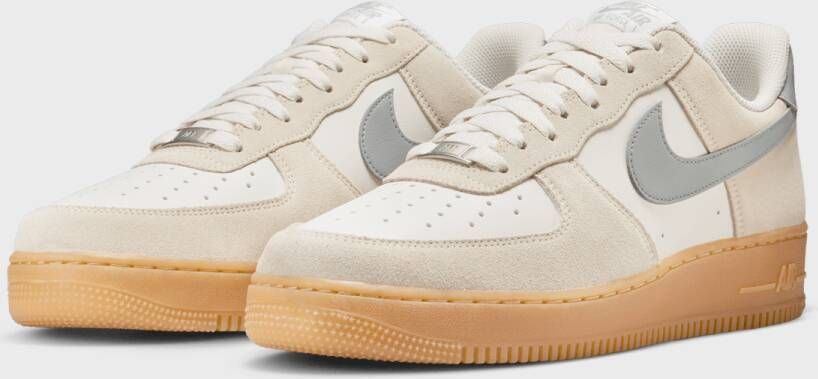 Nike Air Force 1 ´07 LV8 in Beige