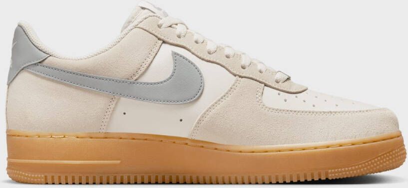 Nike Air Force 1 ´07 LV8 in beige formaten: 40