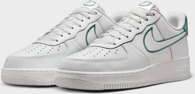 Nike Air Force 1 '07 LV8 in Wit