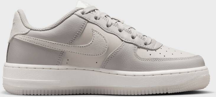 Nike Air Force 1 LV8 2 (GS) in Beige