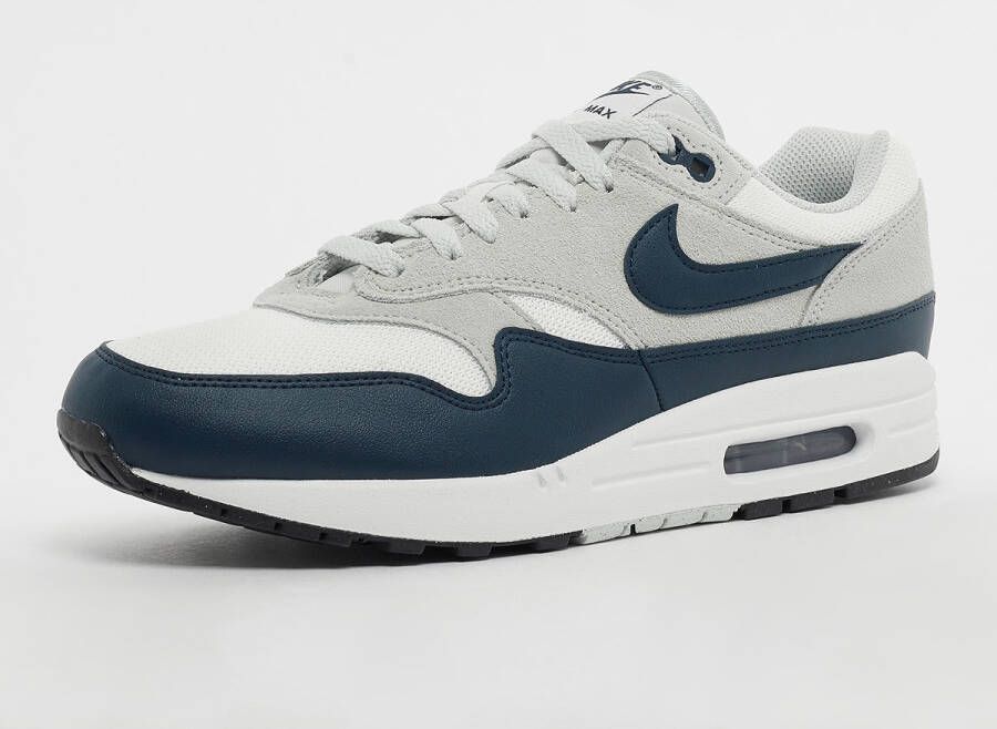 Nike Air Max 1 Essential in wit formaten: 42