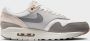 Nike Air Max 1 summit white flat pewter lt iron ore Air Max 1 in grijs formaten: 42.5 - Thumbnail 3