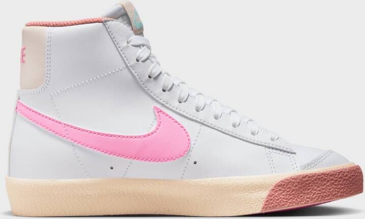 Nike Blazer Mid '77 (gs) Basketball Schoenen white pink spell guava ice jade ice maat: 36 beschikbare maaten:36.5 37.5 38.5 39 40