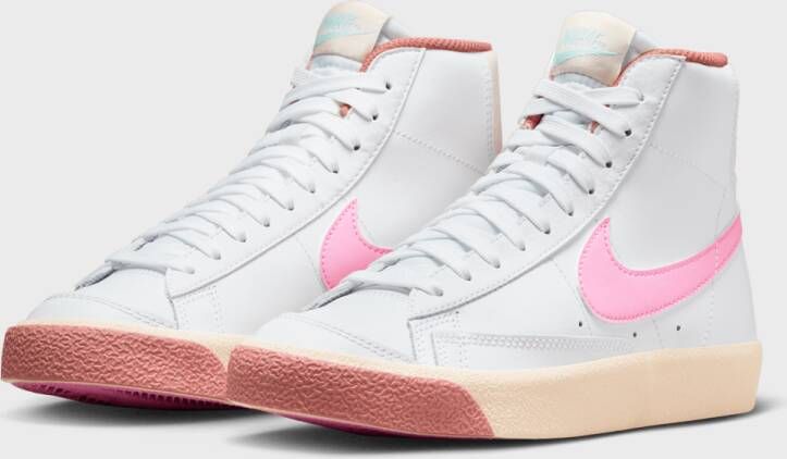 Nike Blazer Mid '77 (gs) Basketball Schoenen white pink spell guava ice jade ice maat: 36 beschikbare maaten:36.5 37.5 38.5 39 40