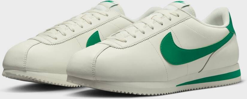 Nike Cortez in Beige Groen