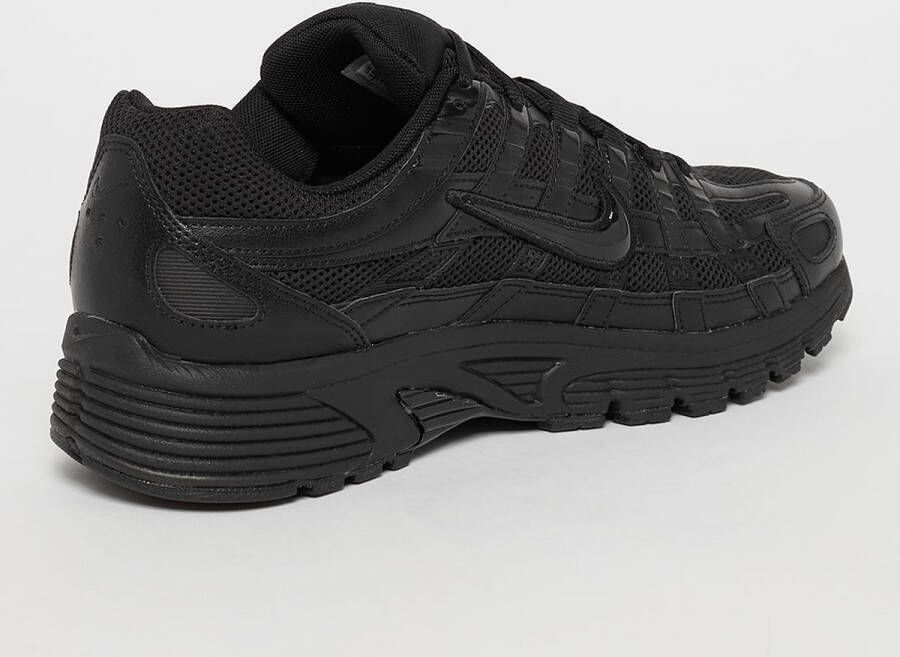 Nike P-6000 in zwart formaten: 42