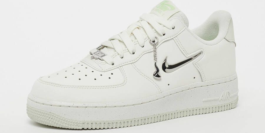 Nike WMNS Air Force 1 '07 Next Nature SE Air Force 1 in beige formaten: 37.5