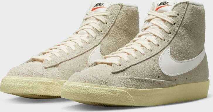 Nike Wmns Blazer Mid '77 Vintage Basketball Schoenen light bone sail alabaster black maat: 37.5 beschikbare maaten:37.5 38 36.5