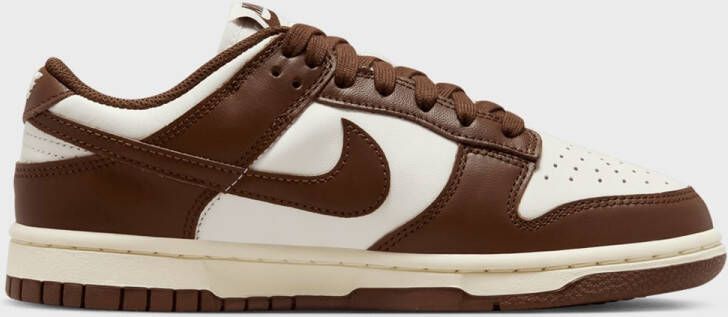 Nike WMNS Dunk Low Dunk in bruin formaten: 38