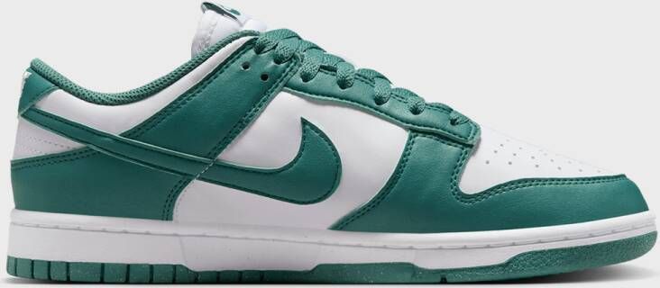 Nike WMNS Dunk Low in Groen