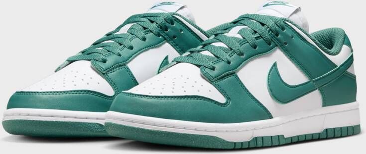 Nike WMNS Dunk Low in Groen