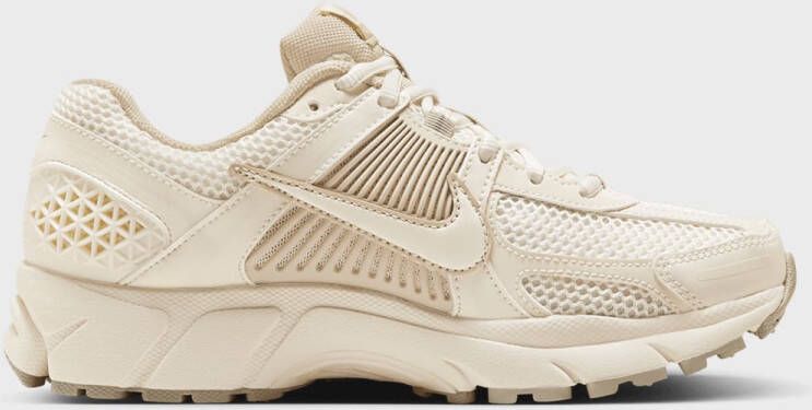 Nike WMNS Zoom Vomero 5 Lifestyle in beige formaten: 40.5