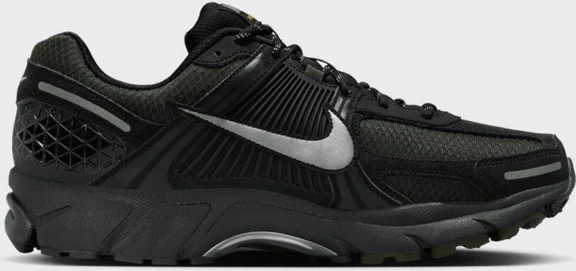 Nike Zoom Vomero 5 in zwart formaten: 41