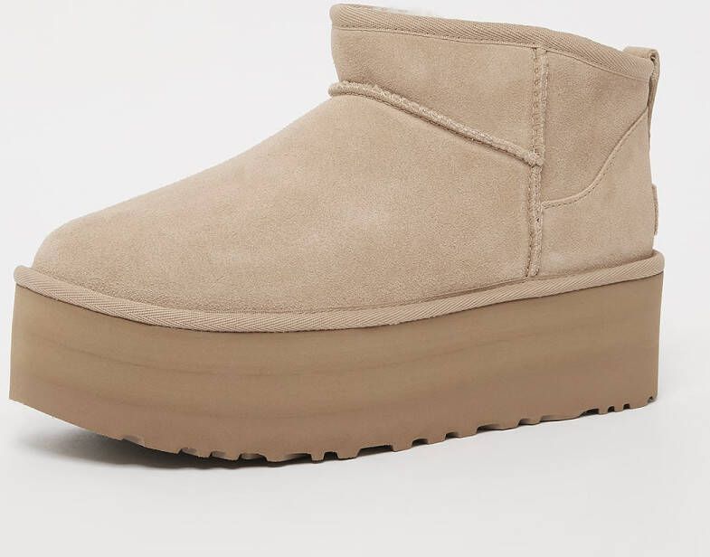 Ugg Classic Ultra Mini Platform Boots in beige formaten: 41