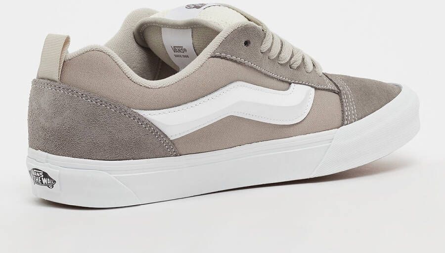 Vans Knu Skool in beige formaten: 41