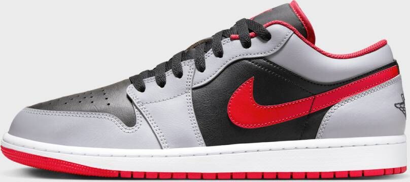 Jordan Air 1 Low in Grijs Zwart Rood