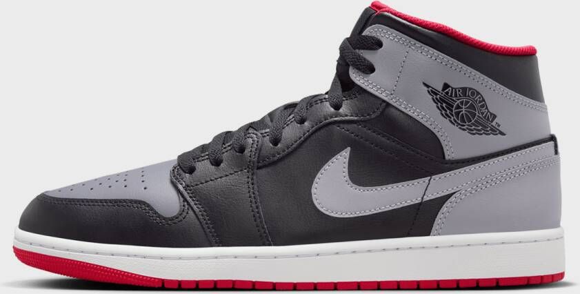 Jordan Air 1 Mid 1 Schoenen black cement grey fire red white maat: 47.5 beschikbare maaten:41 42.5 43 44.5 45 46 47.5 40.5