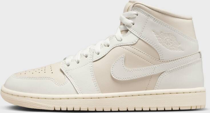 Jordan Air 1 Mid in Beige