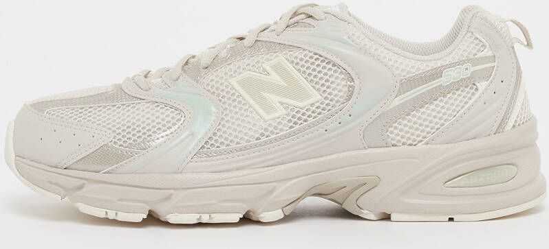 New Balance 530 in beige formaten: 42