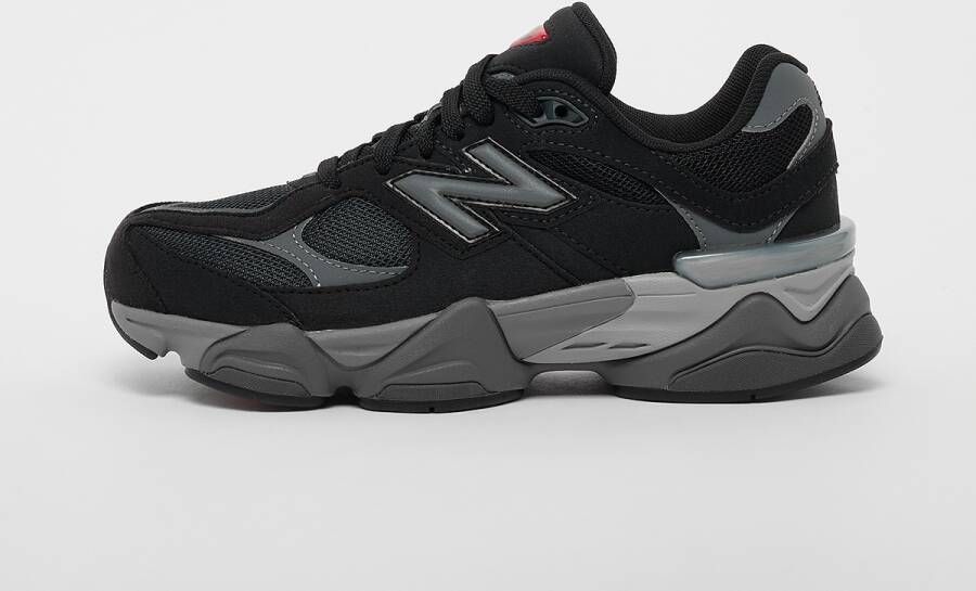 New Balance 9060 in Zwart