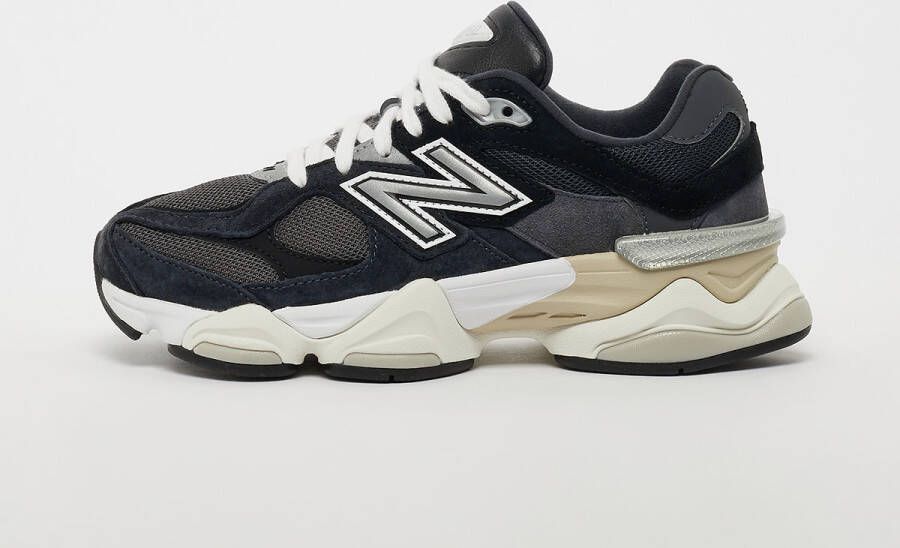 New Balance 9060 in zwart formaten: 39.5