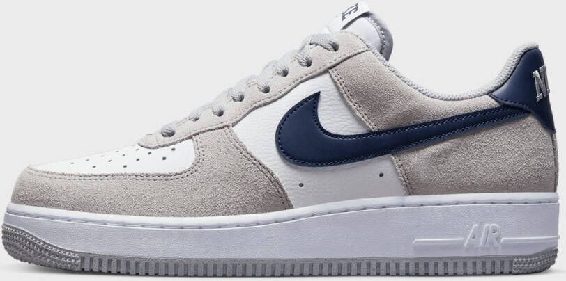 Nike Air Force 1 '07 in grijs formaten: 46